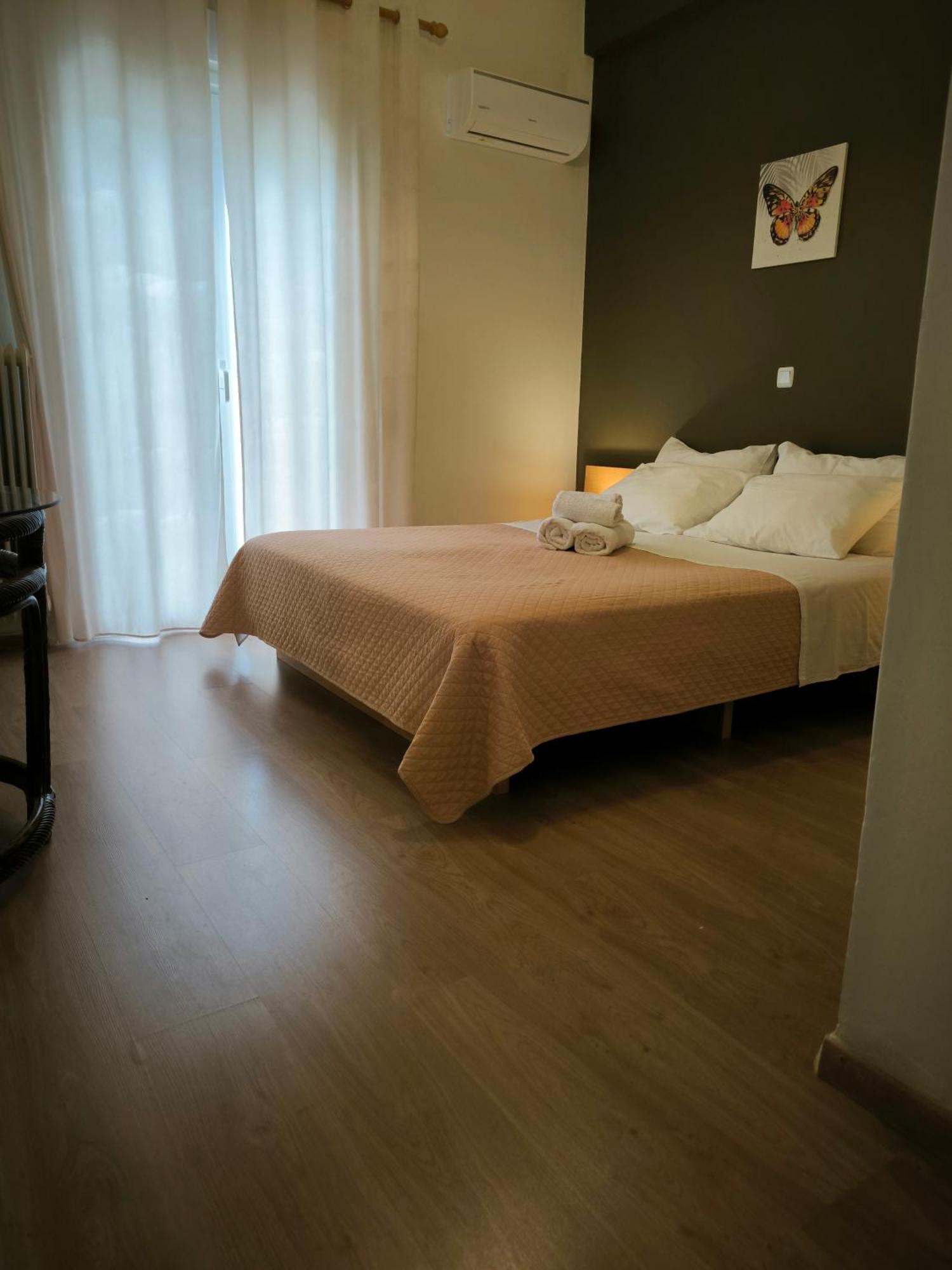 Penthouse With An Incredible View 350M From Metro Station! Apartment Atena Exterior foto